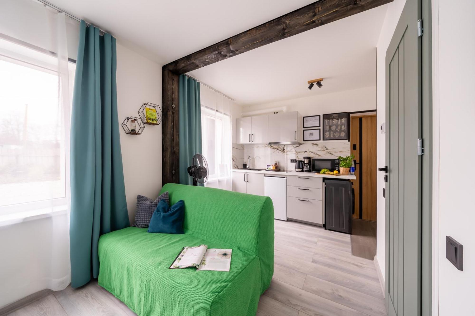 Garden & Private Parking With Playground Huoneisto