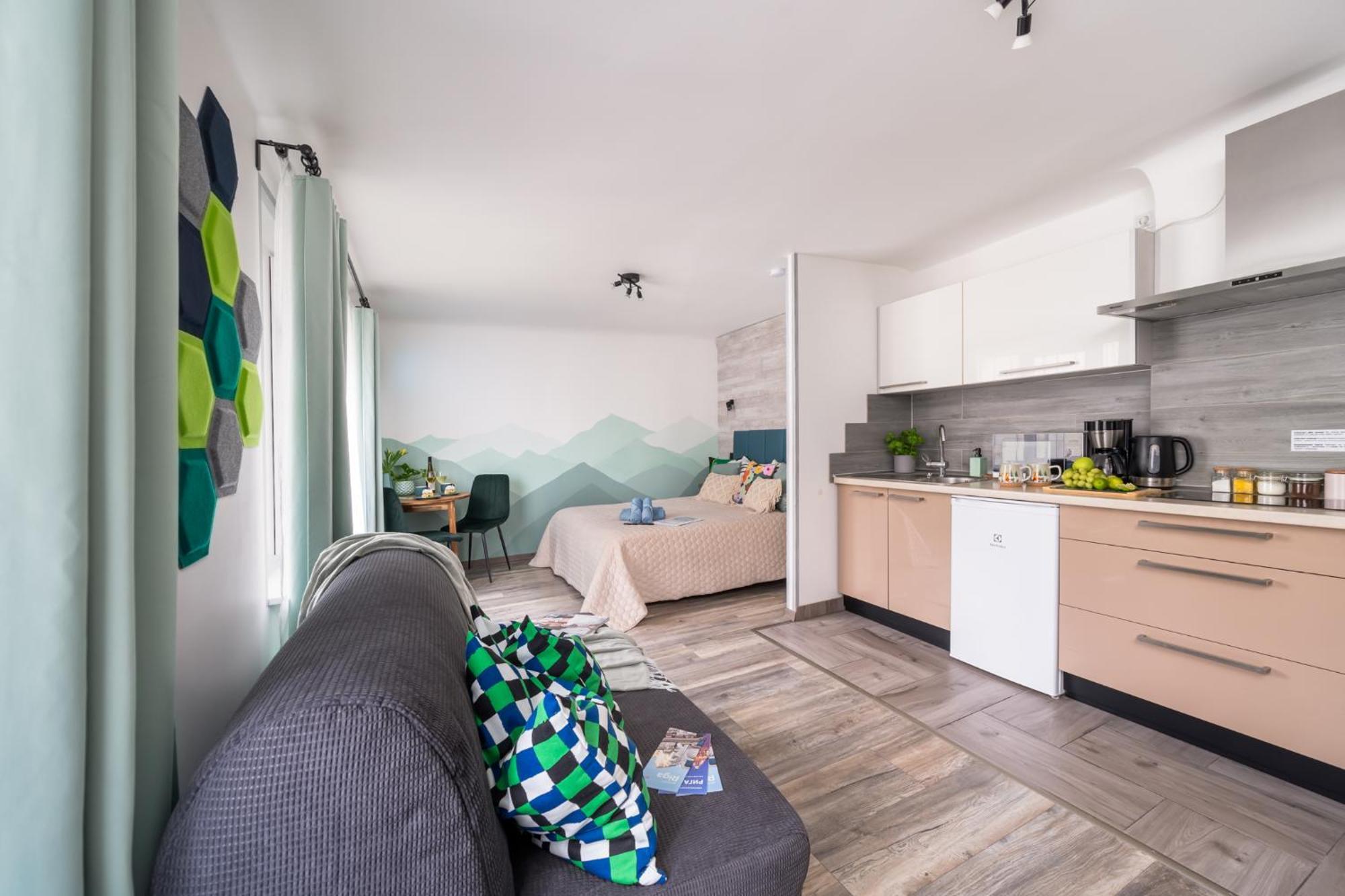 Garden & Private Parking With Playground Huoneisto Riika