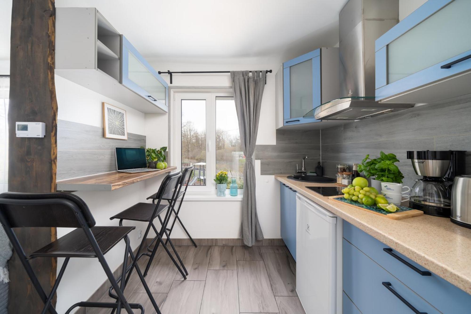 Garden & Private Parking With Playground Huoneisto