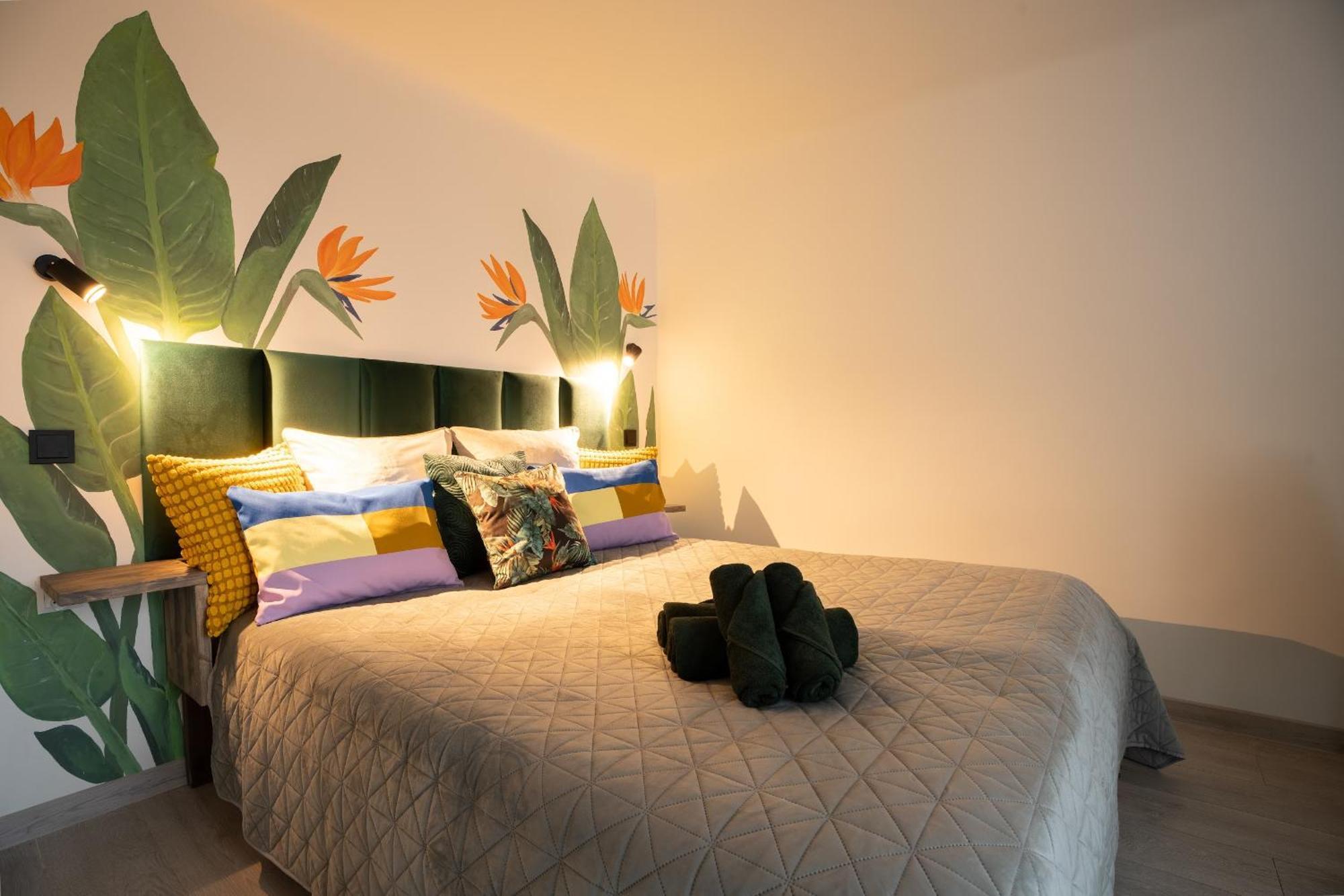 Garden & Private Parking With Playground Huoneisto
