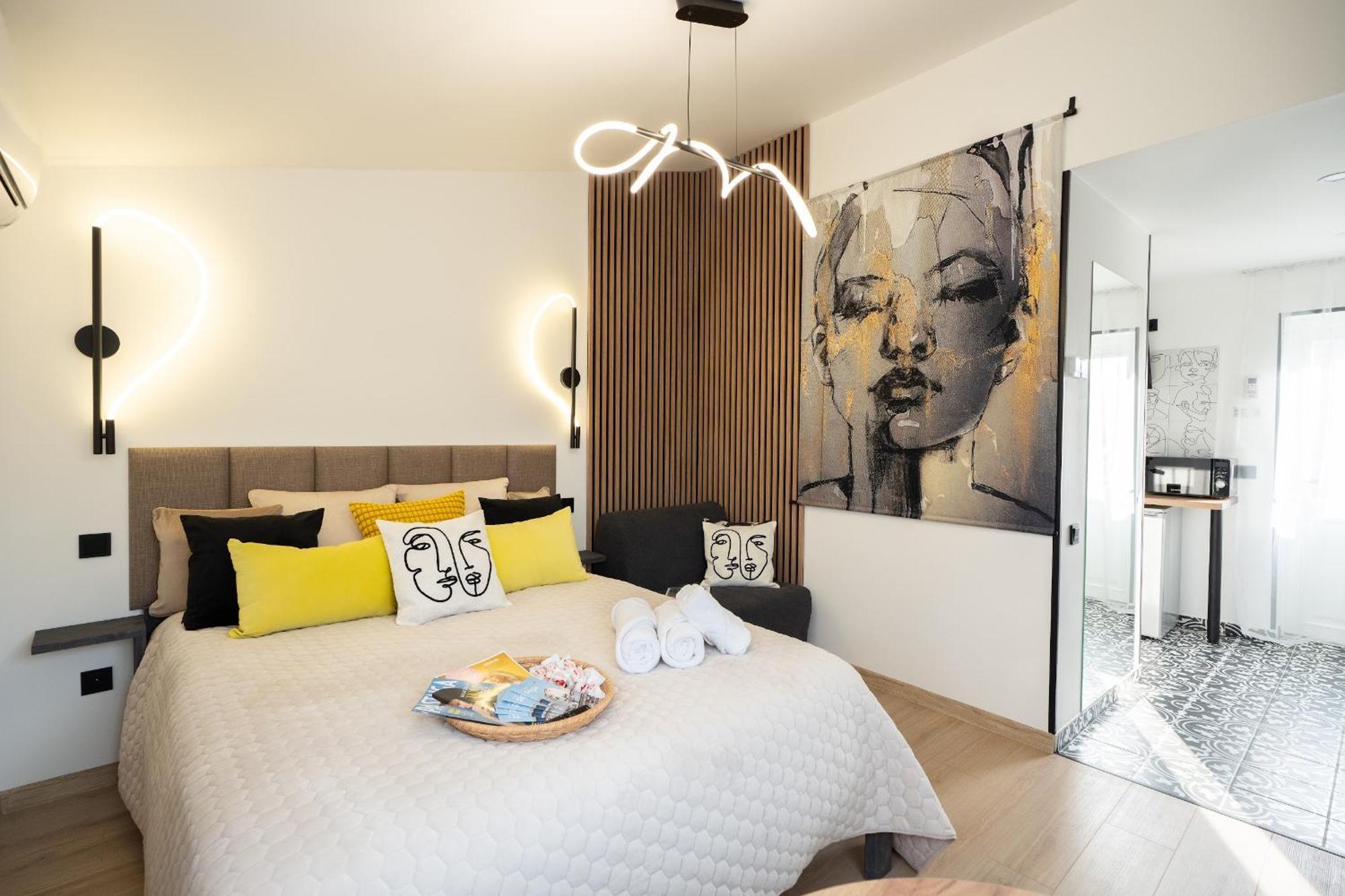 Garden & Private Parking With Playground Huoneisto *